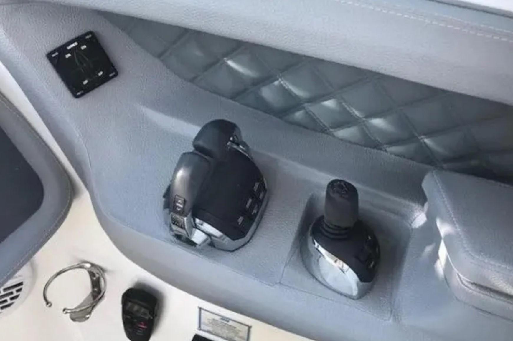 How to Read a Boat Listing Like a Pro